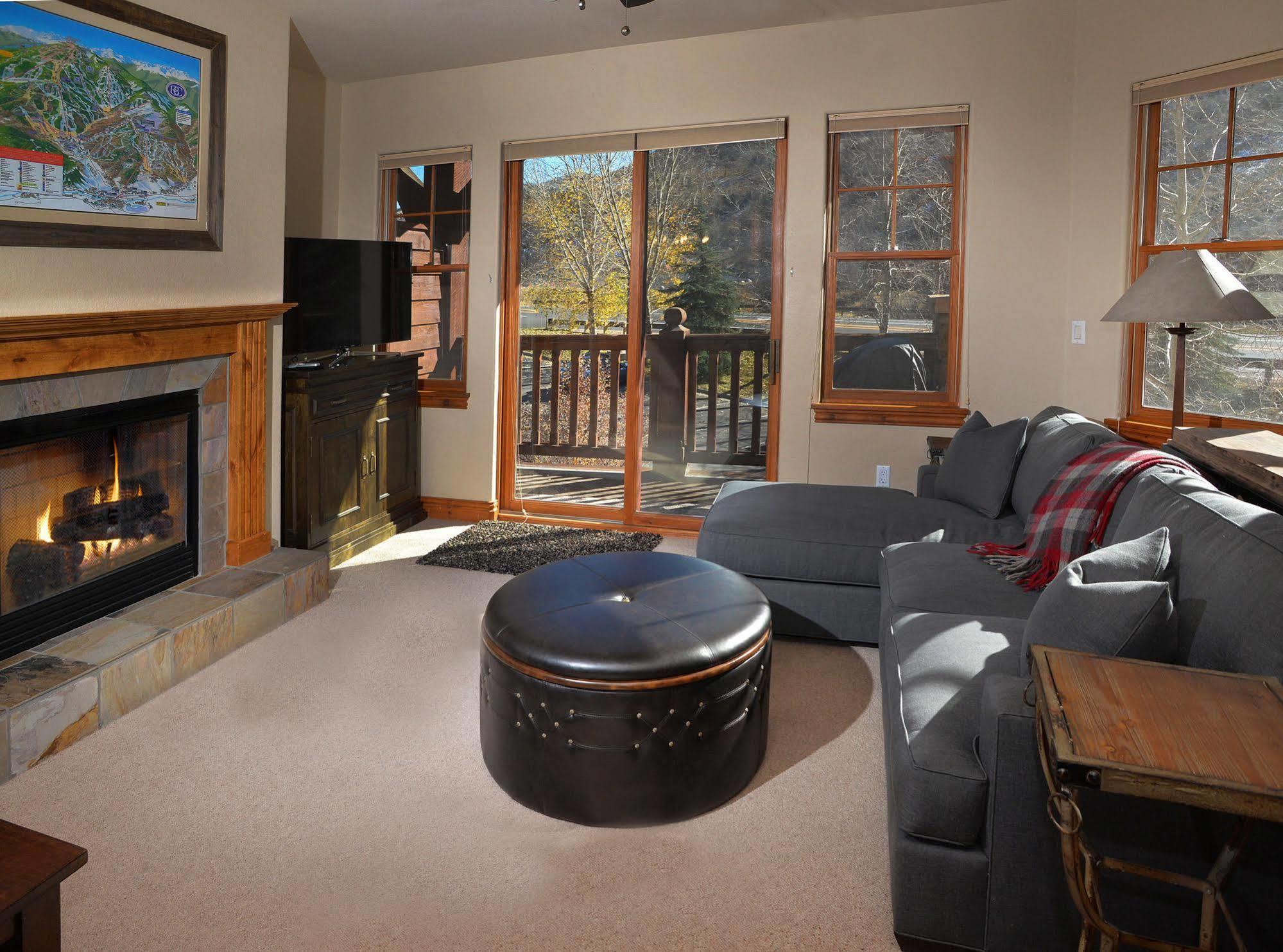 Lodge At Brookside Avon Village المظهر الخارجي الصورة